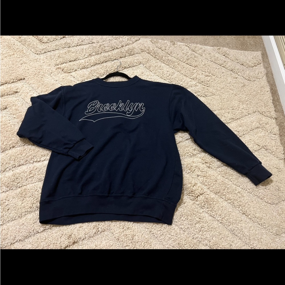 Sweatshirt